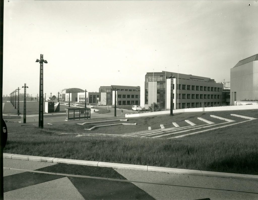 Vue d'archives de l'Esplanade de l'EPFL © Henri Germond, sans date