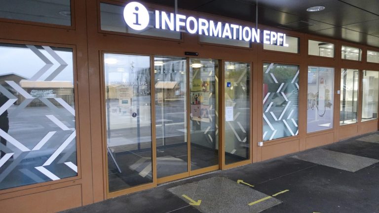 Entrée du guichet d'information EPFL