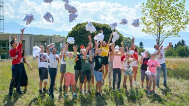 Des enfants durant un camp organisé par le Service de promotion des sciences de l'EPFL