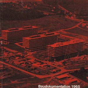 La couverture rouge du livre sur la construction de l’université de Bochum montre trois de ses bâtiments principaux.