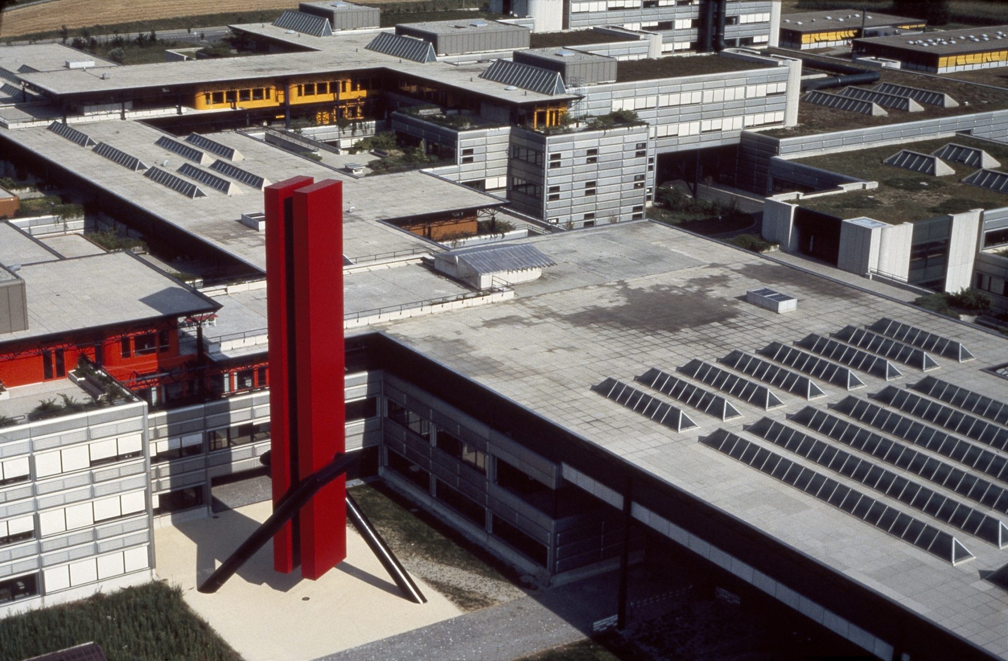 Premiers bâtiments l’art dans une école technique ‒ Visiter l'EPFL ‐ EPFL