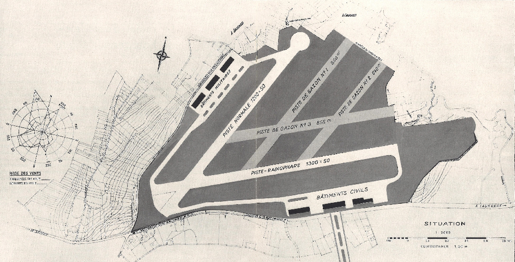 Plan constitué de deux pistes, une militaire et l'autre civile avec leurs bâtiments respectifs.