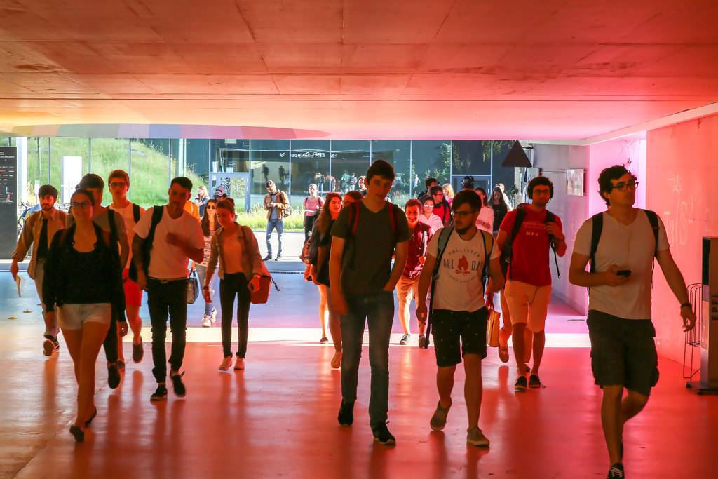 Students walking through EPFL