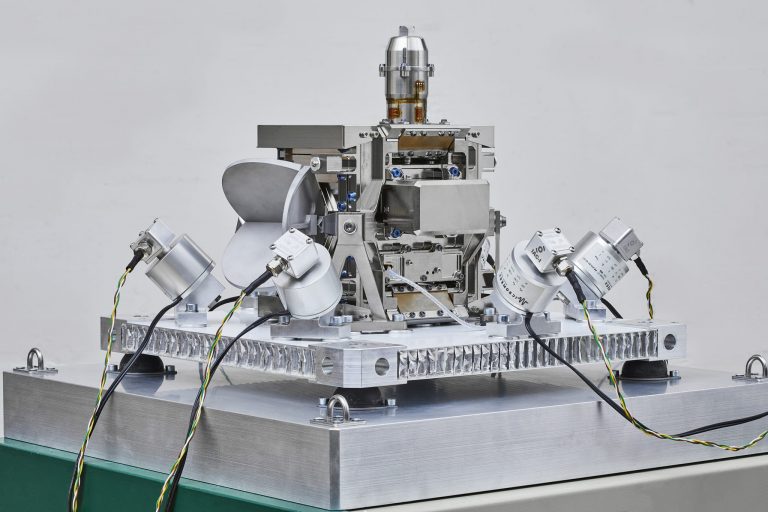 Vibration Control in Satellites ‒ SCISTIAK ‐ EPFL